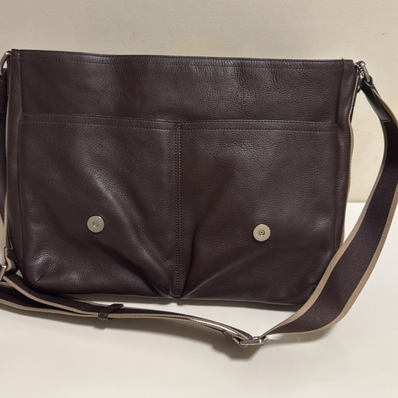 COACH HERITAGE WEB LEATHER
MESSENGER F70556 - Picture 3 of 8